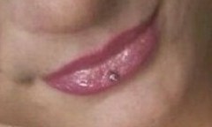 Ashley Piercing mit Lippenstift auch ein Hingucker