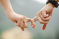 Partner Tattoo am Finger